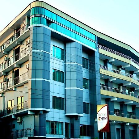 Hotel One אבוטאבאד מראה חיצוני תמונה