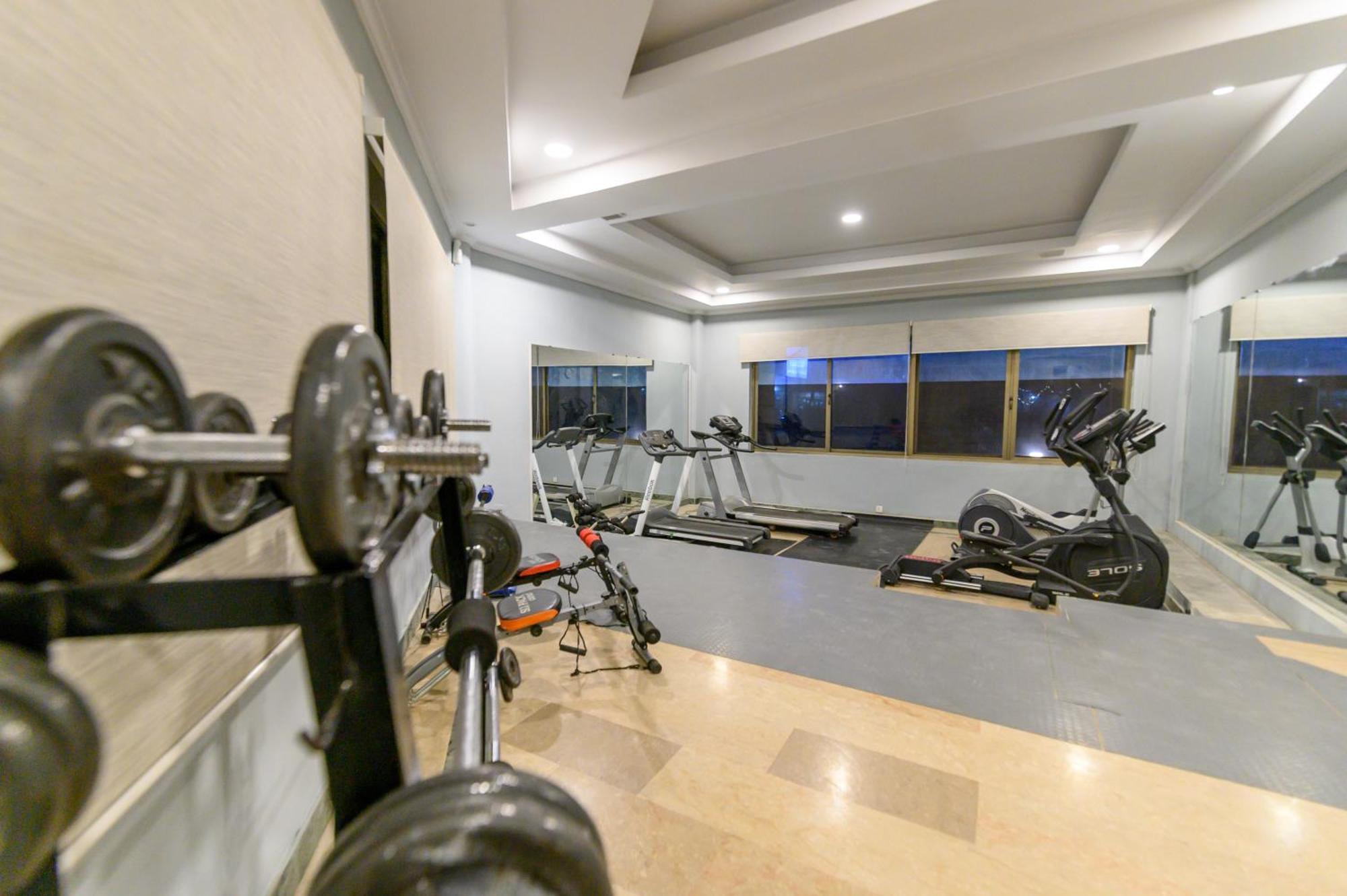 Hotel One אבוטאבאד מראה חיצוני תמונה