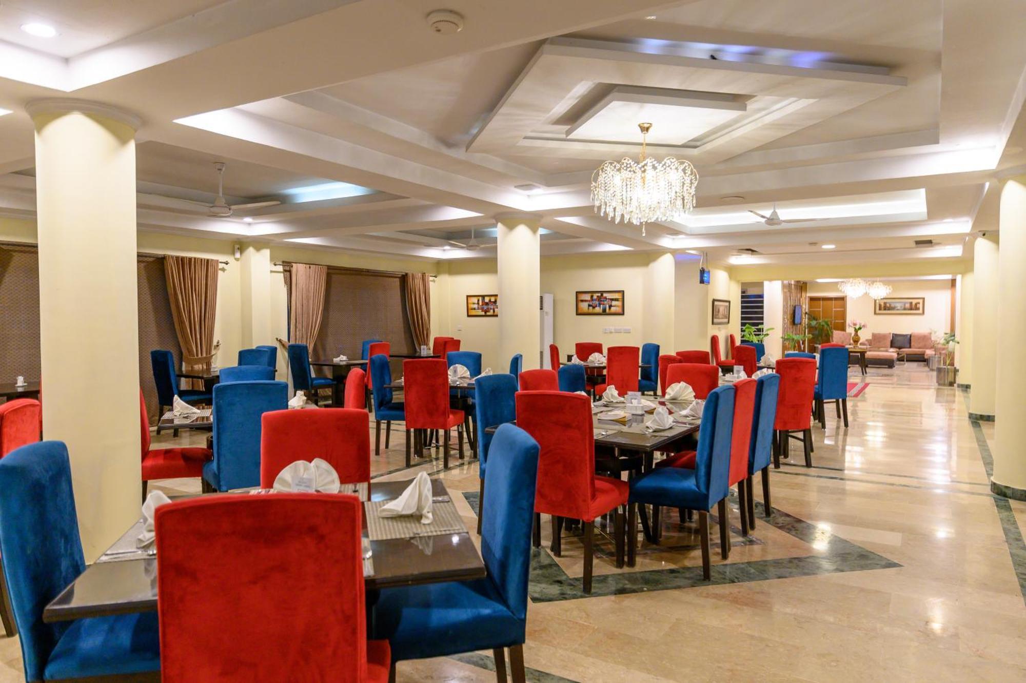 Hotel One אבוטאבאד מראה חיצוני תמונה