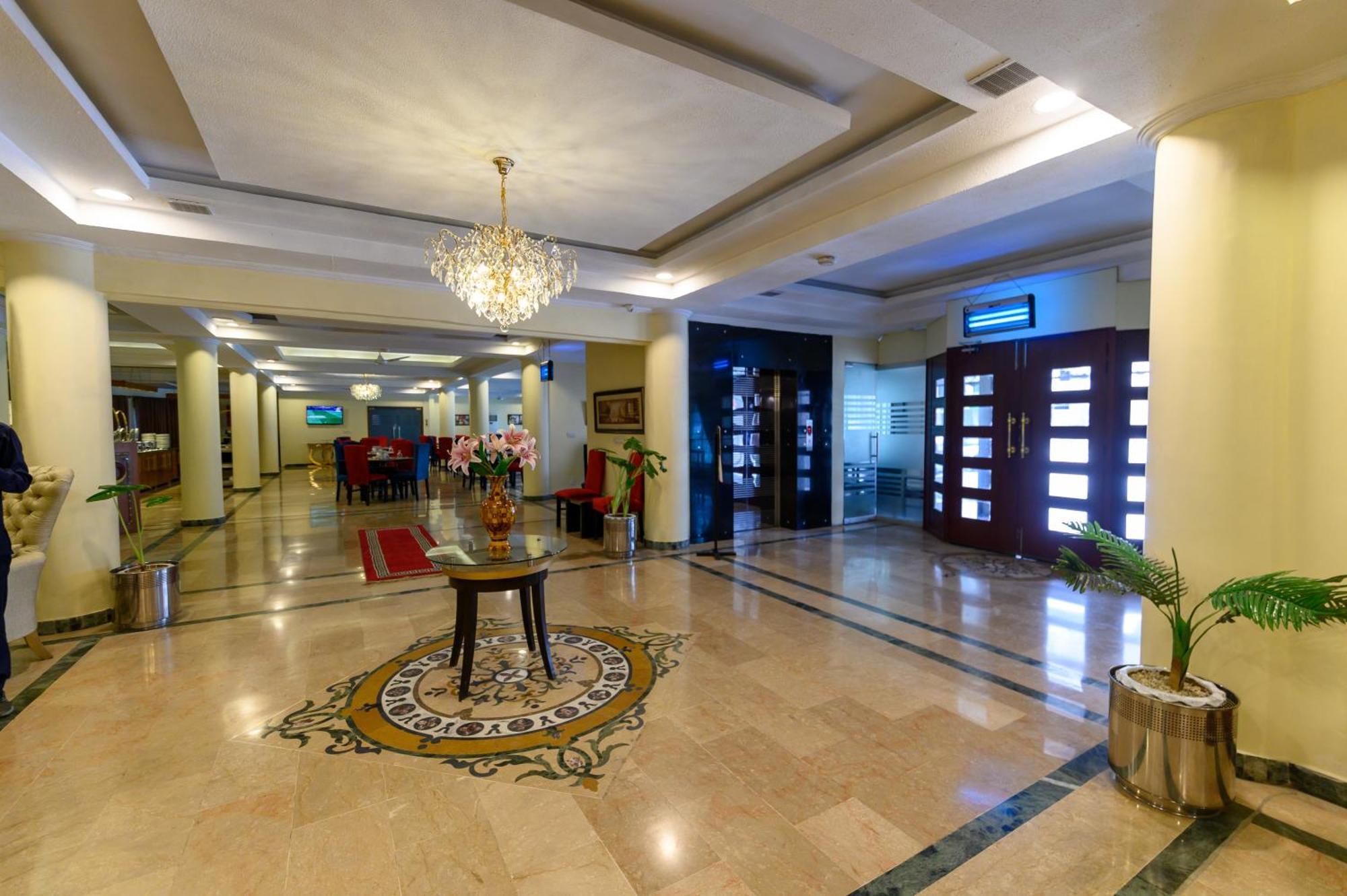 Hotel One אבוטאבאד מראה חיצוני תמונה