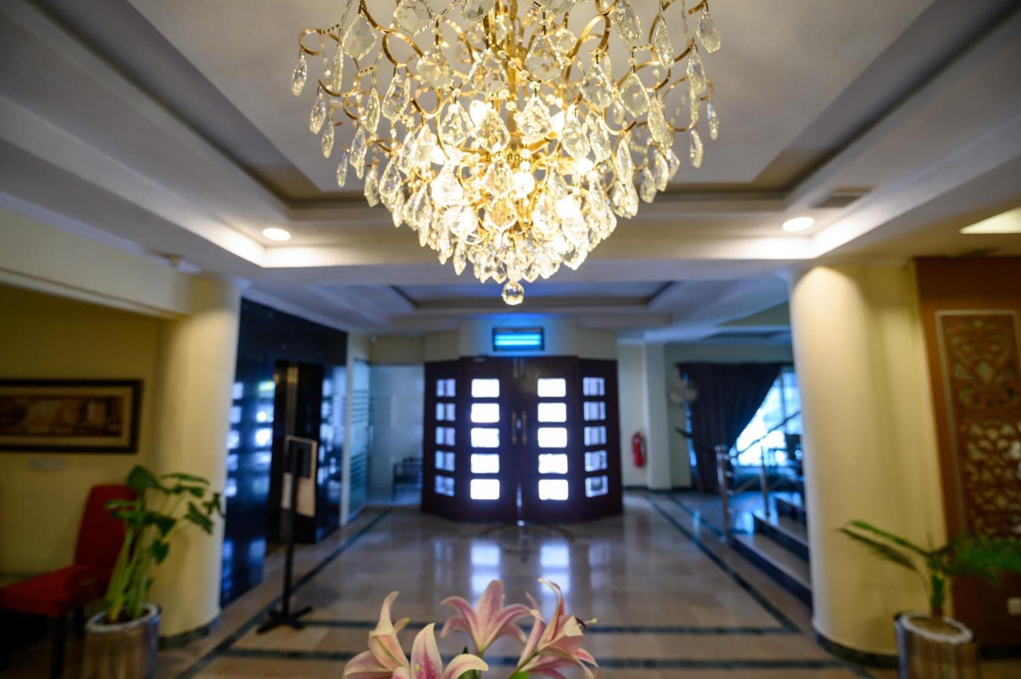 Hotel One אבוטאבאד מראה חיצוני תמונה