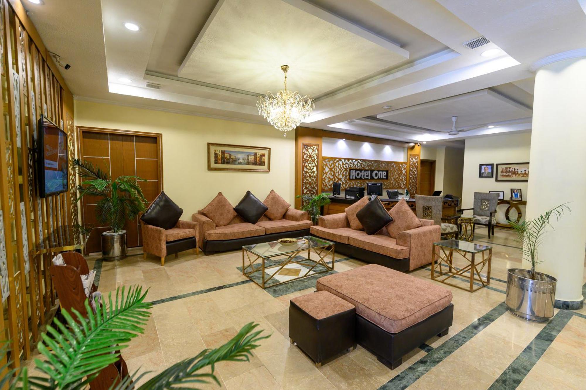 Hotel One אבוטאבאד מראה חיצוני תמונה
