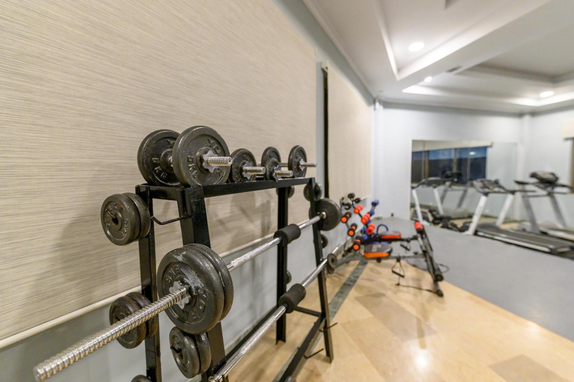 Hotel One אבוטאבאד מראה חיצוני תמונה