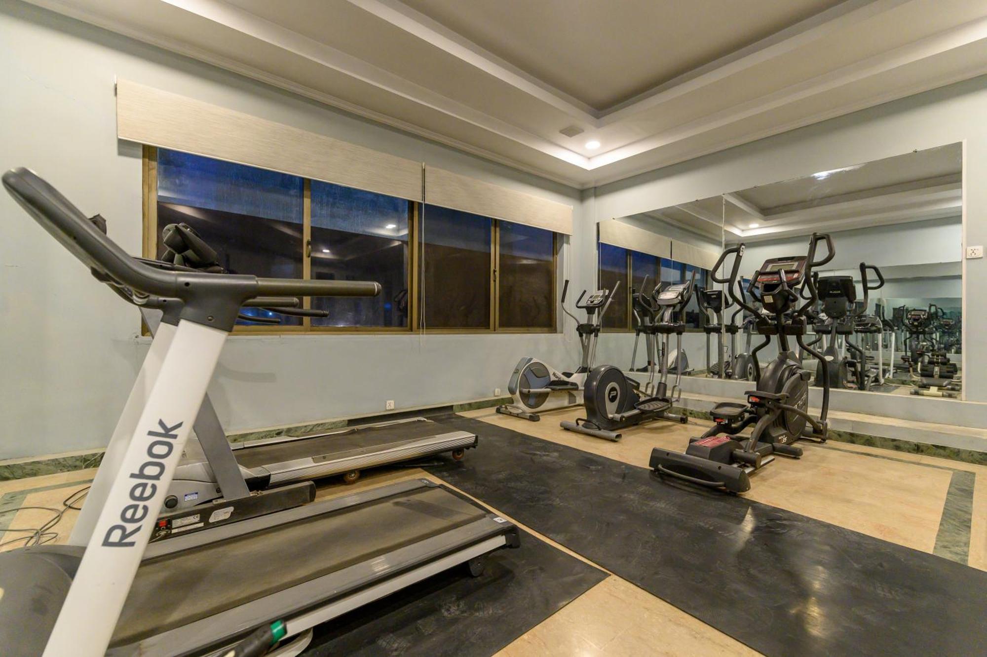 Hotel One אבוטאבאד מראה חיצוני תמונה