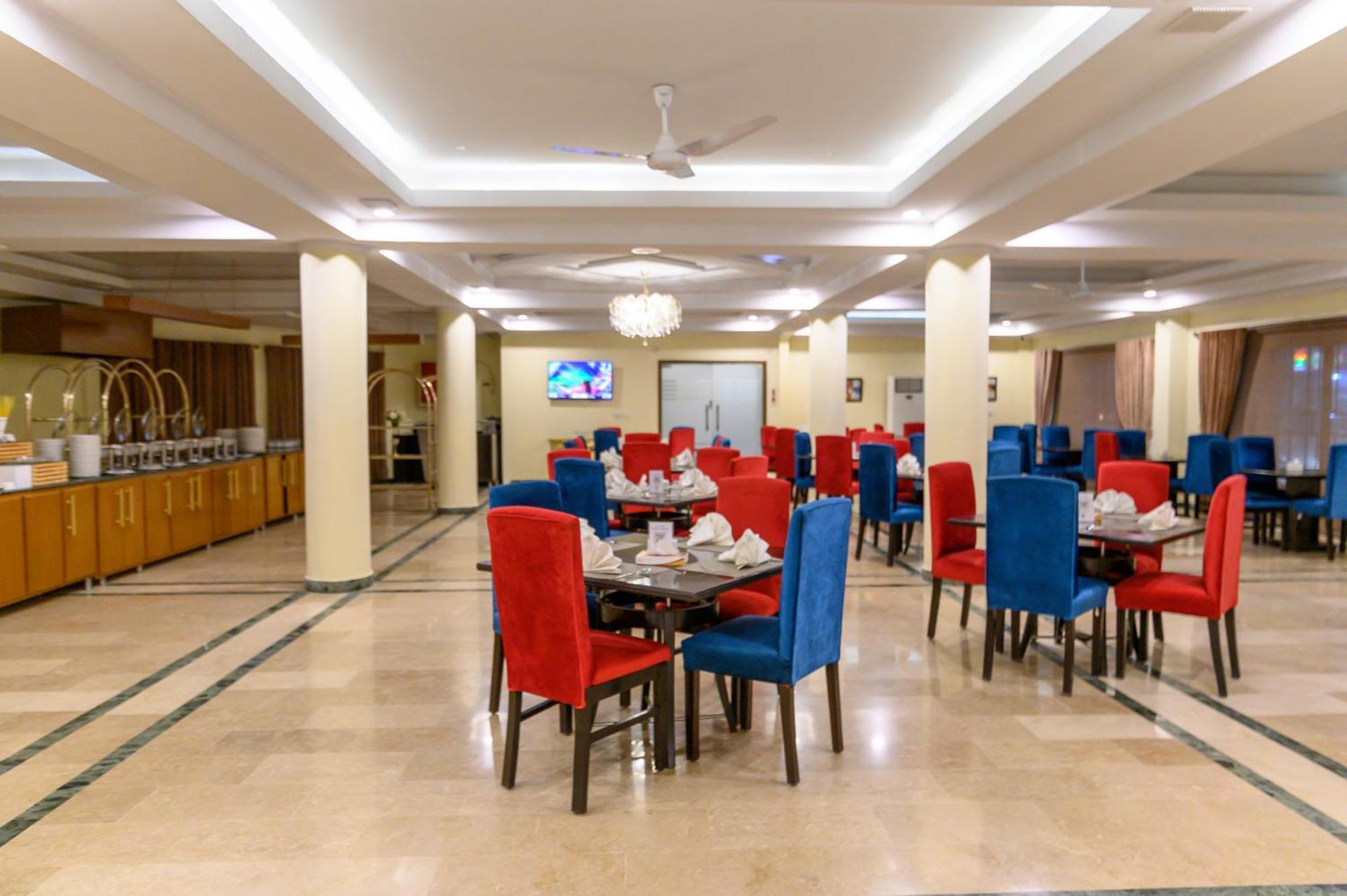Hotel One אבוטאבאד מראה חיצוני תמונה